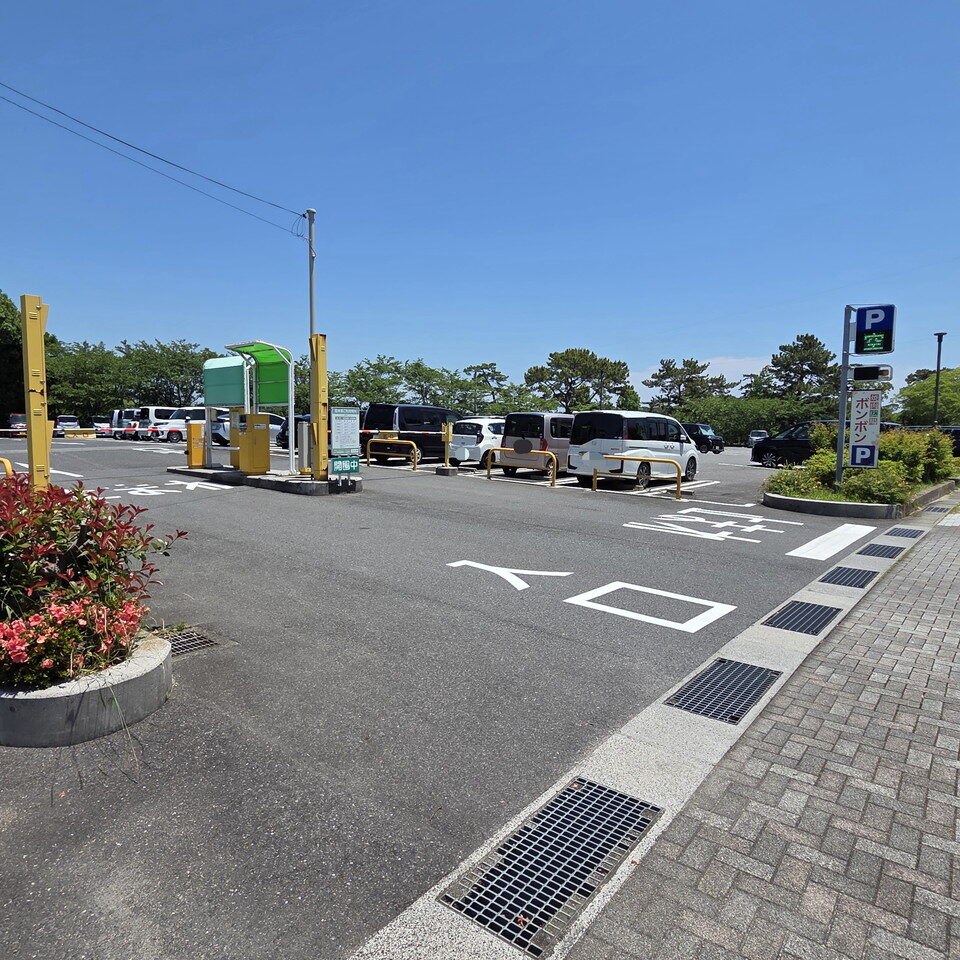 ときわ公園中央駐車場入り口