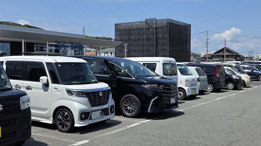 モーヴィ下関の駐車場