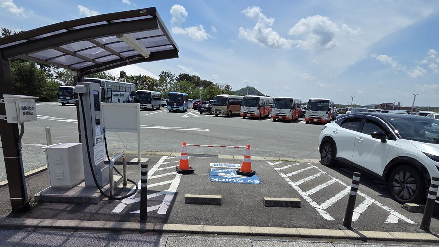 きらら博記念公園の中央駐車場