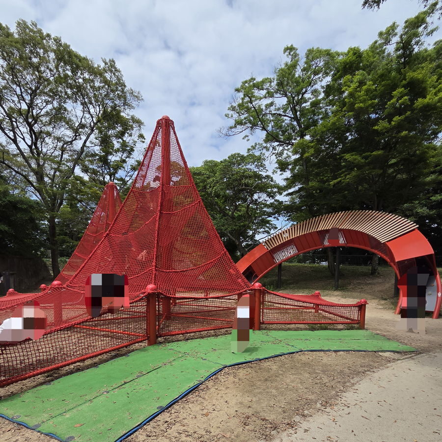 火の山公園のネット要塞