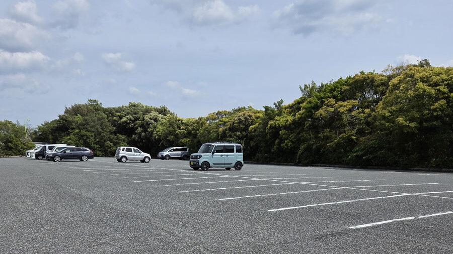 きらら浜自然観察公園の駐車場の様子