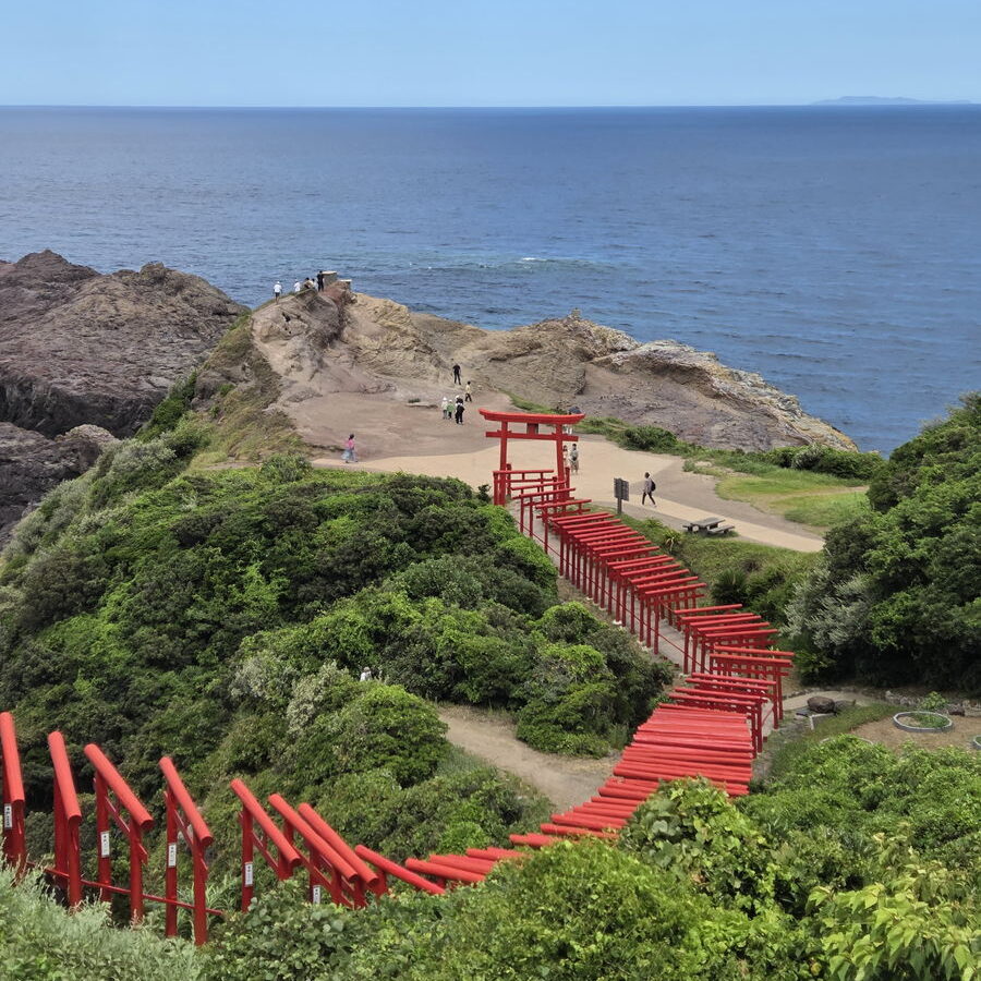 元乃隅神社の上から見た鳥居